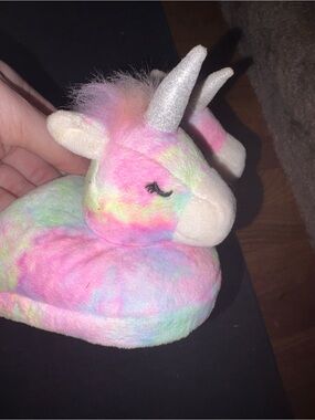 Girls size 7c to 8c Plush Rainbow Unicorn Slippers